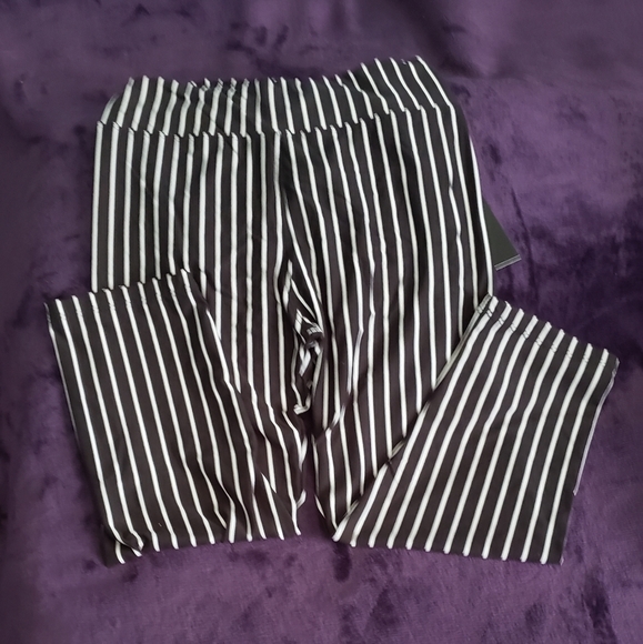 Pants - 💜5/$25💜Capri leggings